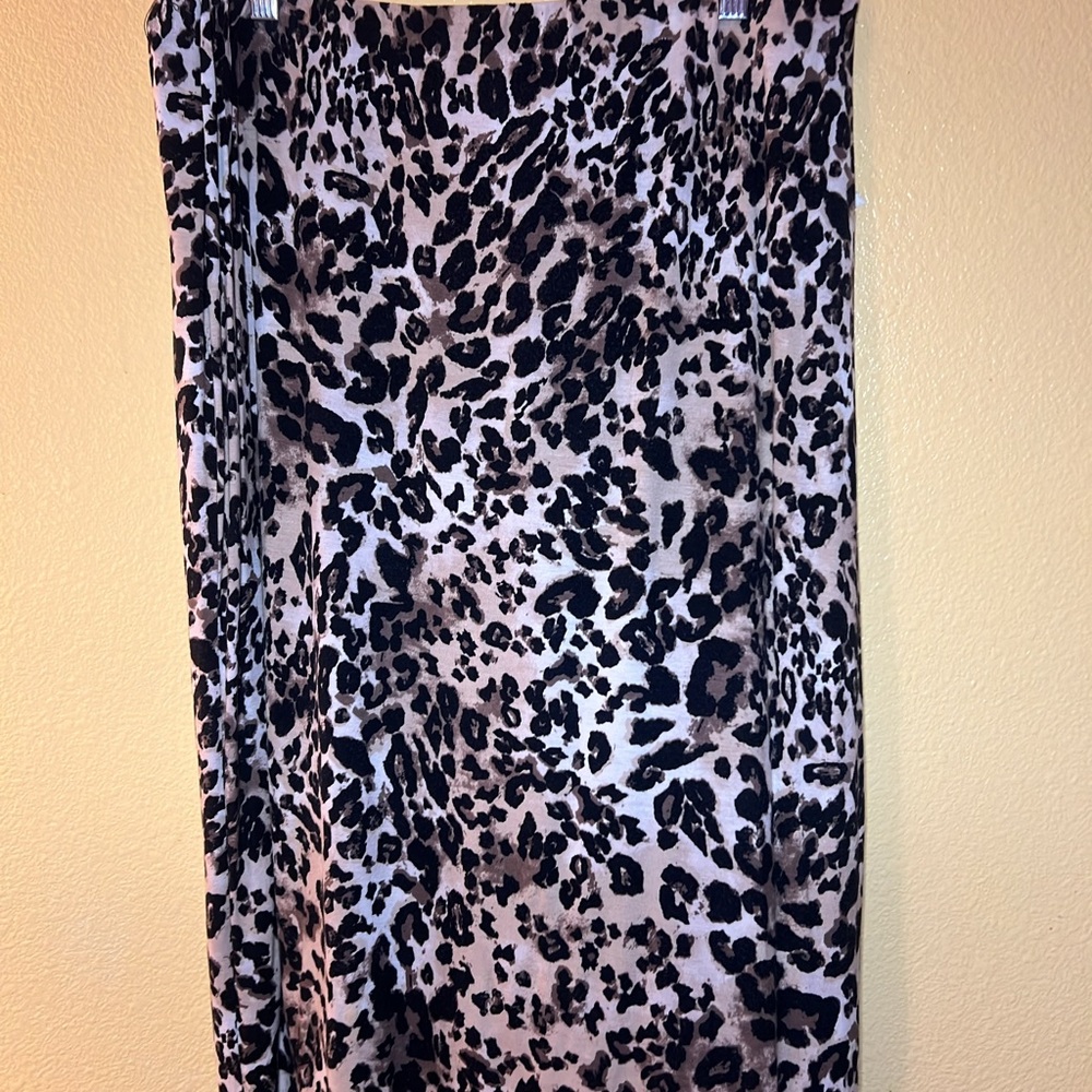 Women’s XL Wallpapher Wild Leopard Print Skirt